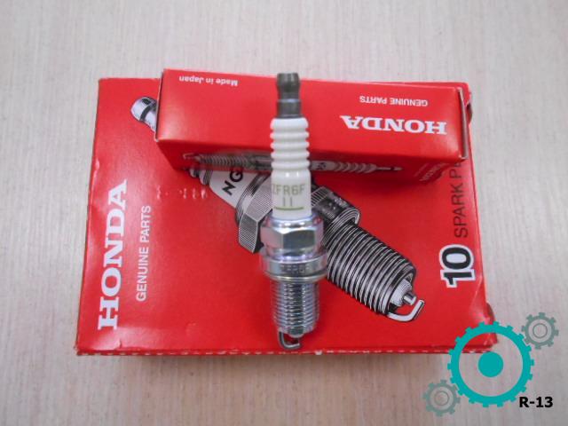 Свеча зажигания Honda CR-V 1
